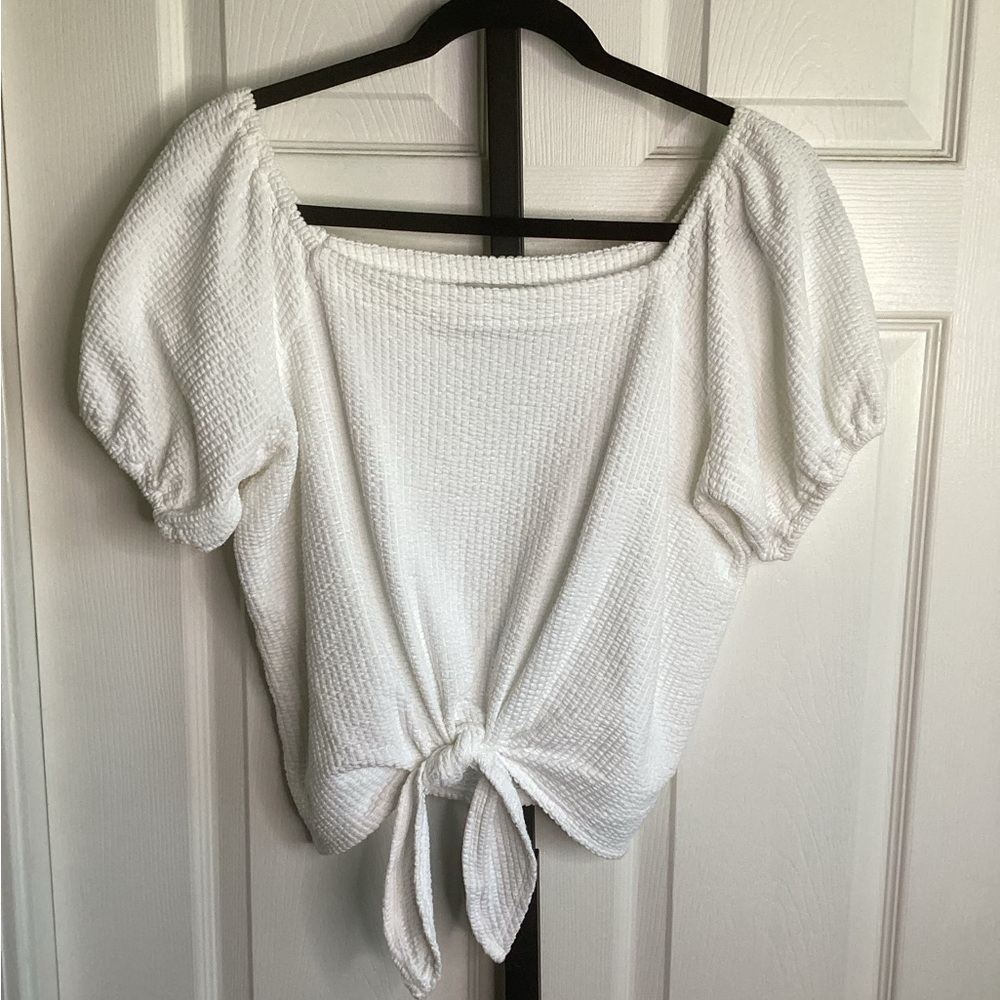 SALE - LOFT White Textured Blouse with Tie-Front, size Medium